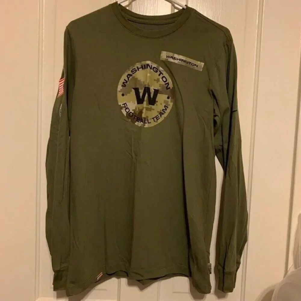 WASHINGTON FOOTBALL TEAM SIZE SMALL NIKE DRI-FIT LONG SLEEVED T-SHIRT